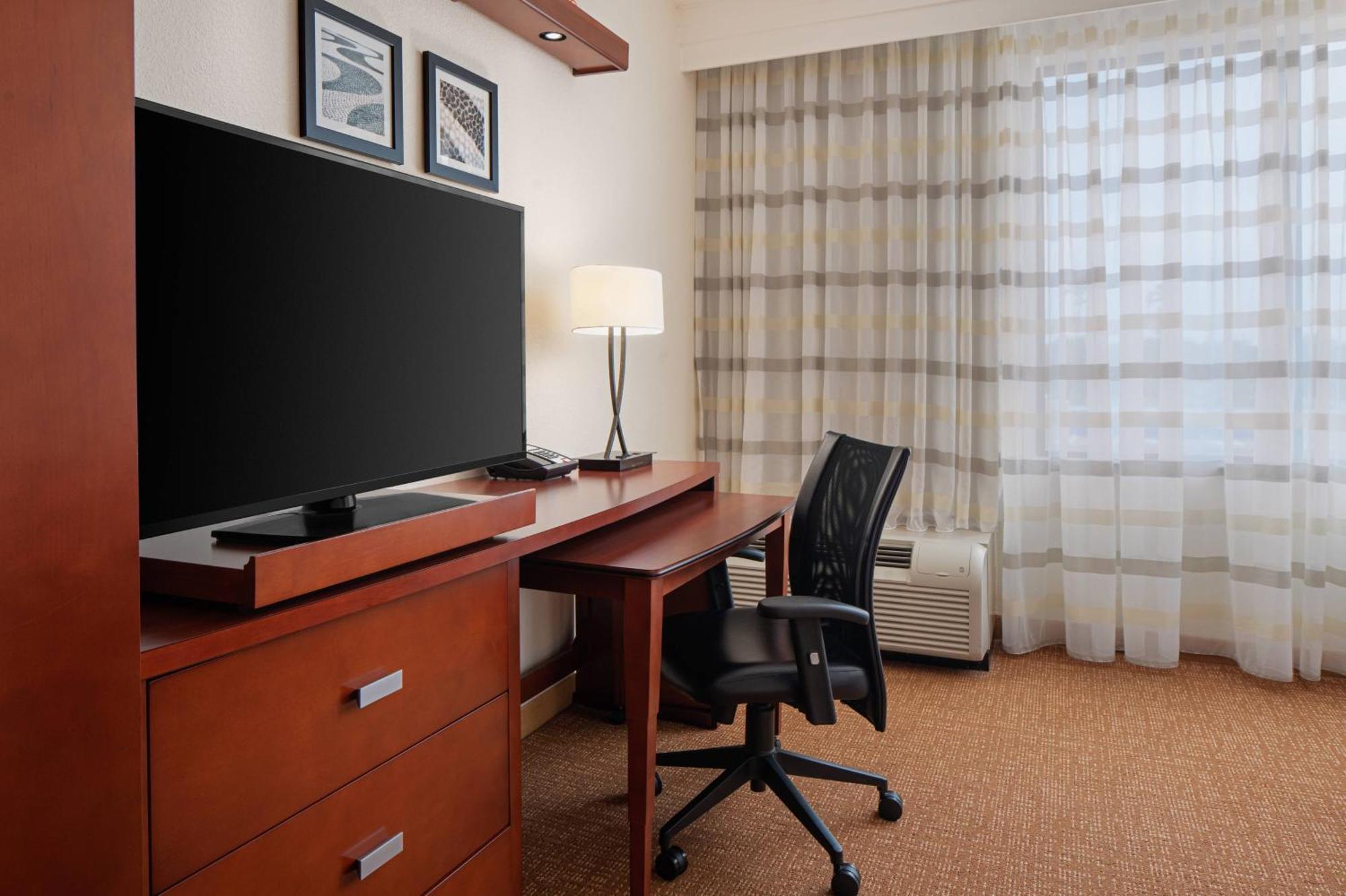 คอร์ตยาร์ด ฮุสตัน คิงวูด Hotel Kinwood ภายนอก รูปภาพ
