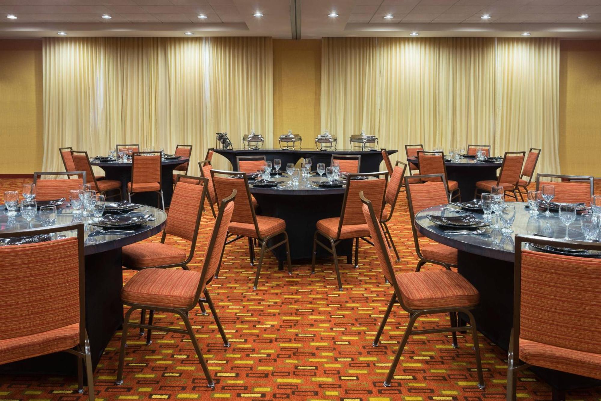 คอร์ตยาร์ด ฮุสตัน คิงวูด Hotel Kinwood ภายนอก รูปภาพ